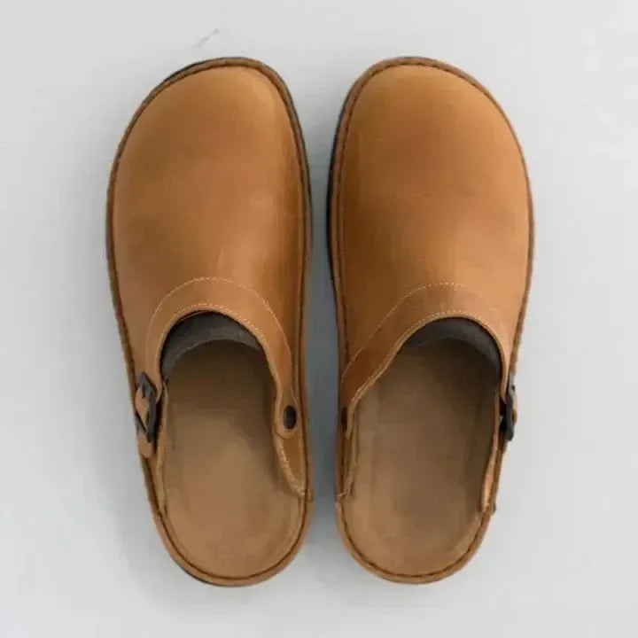 Elegant men's leather slippers