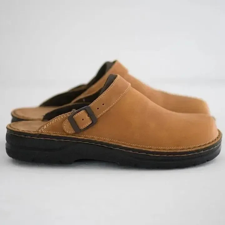 Elegant men's leather slippers