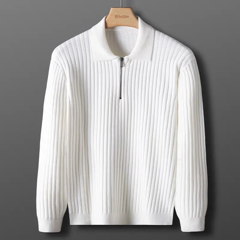 Soft knitted jumper with round neck for men