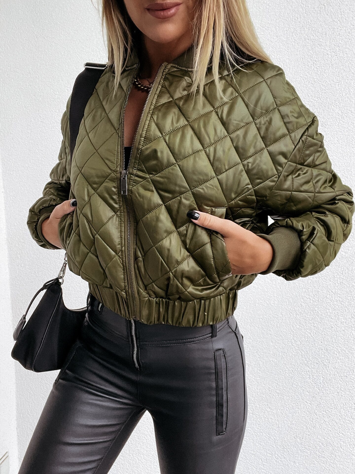 Women's short quilted jacket