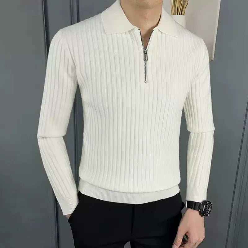 Soft knitted jumper with round neck for men