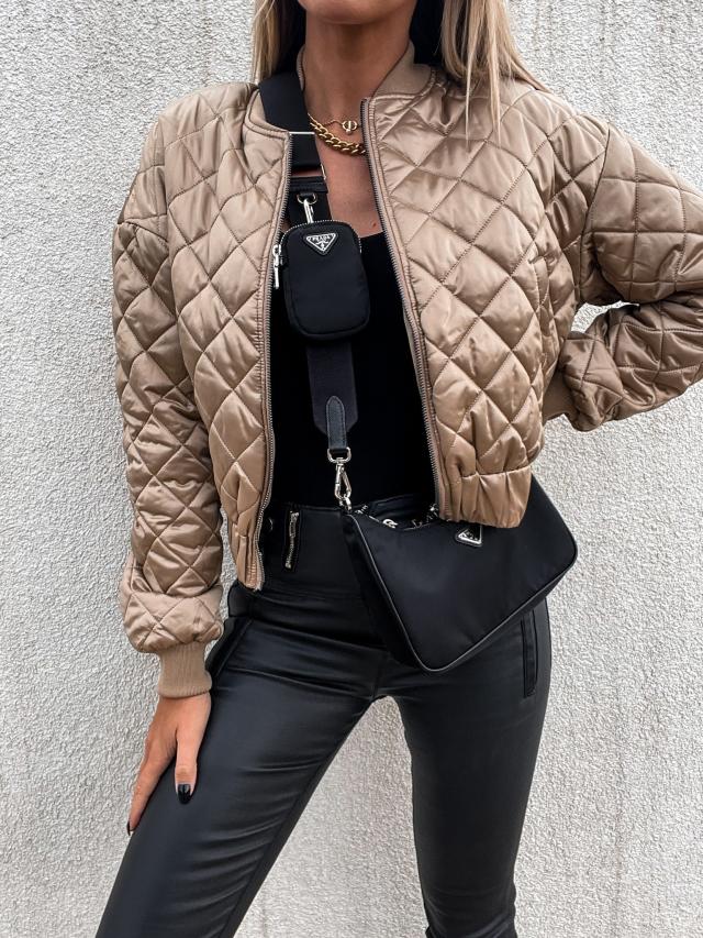 Women's short quilted jacket