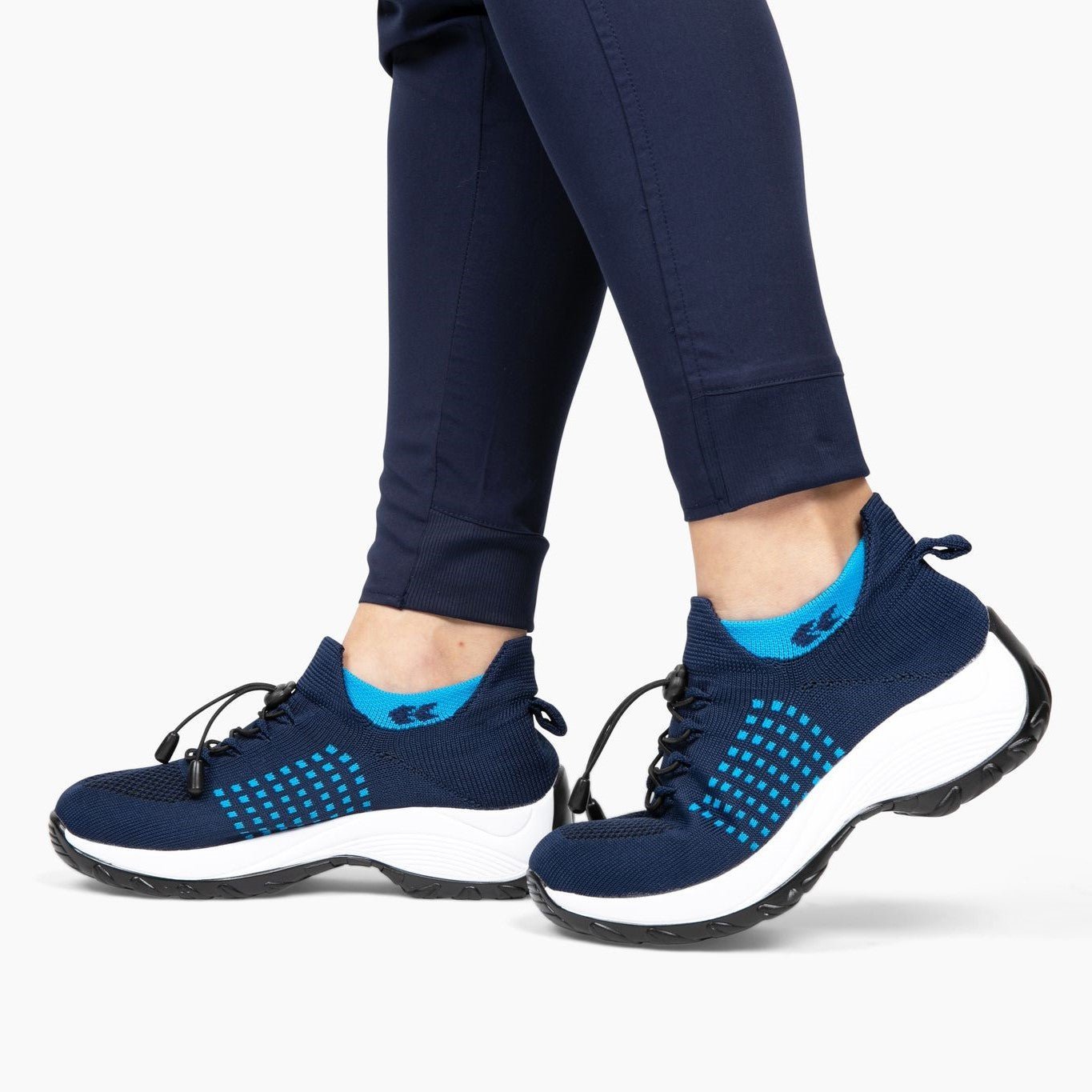 Strech sneakers for women