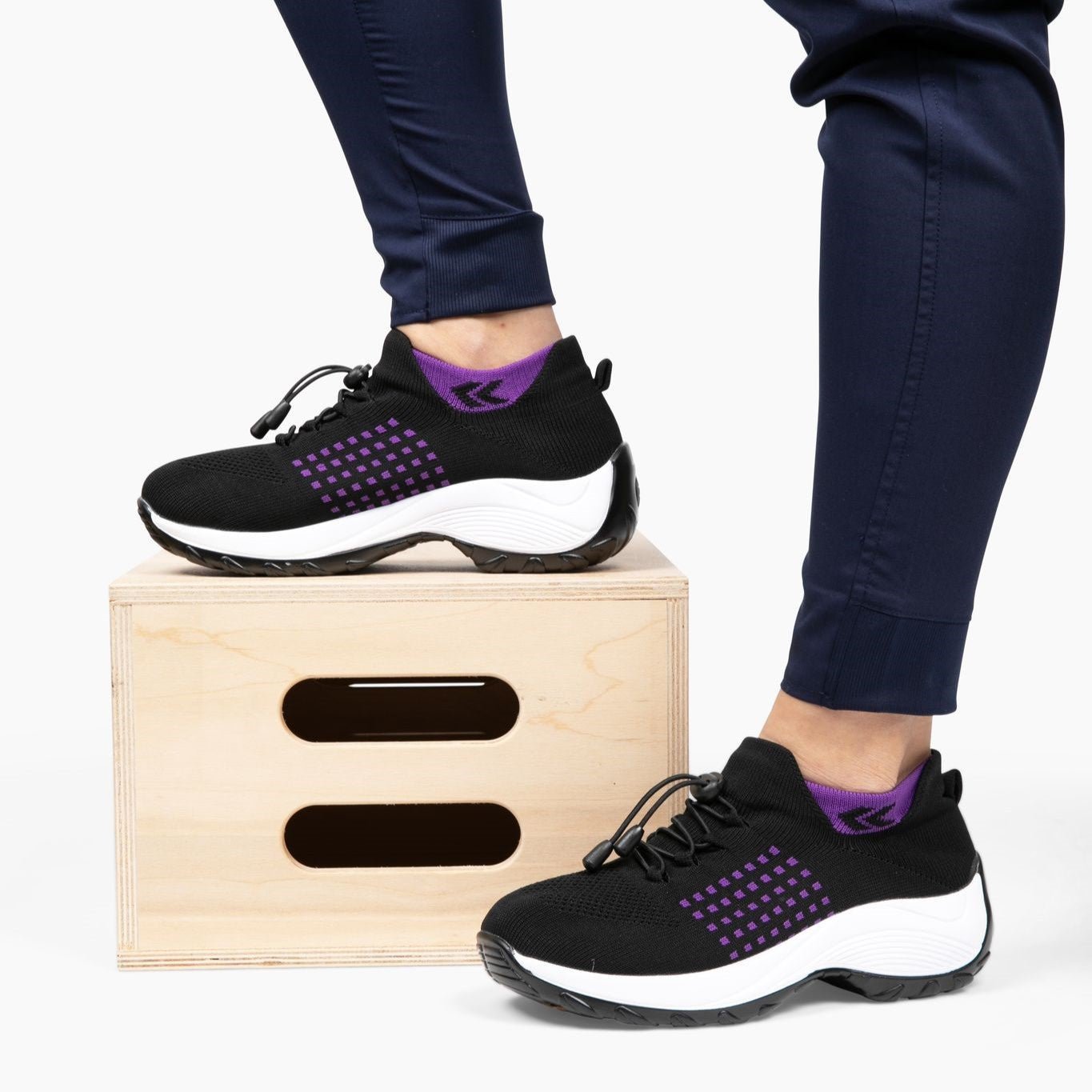 Strech sneakers for women